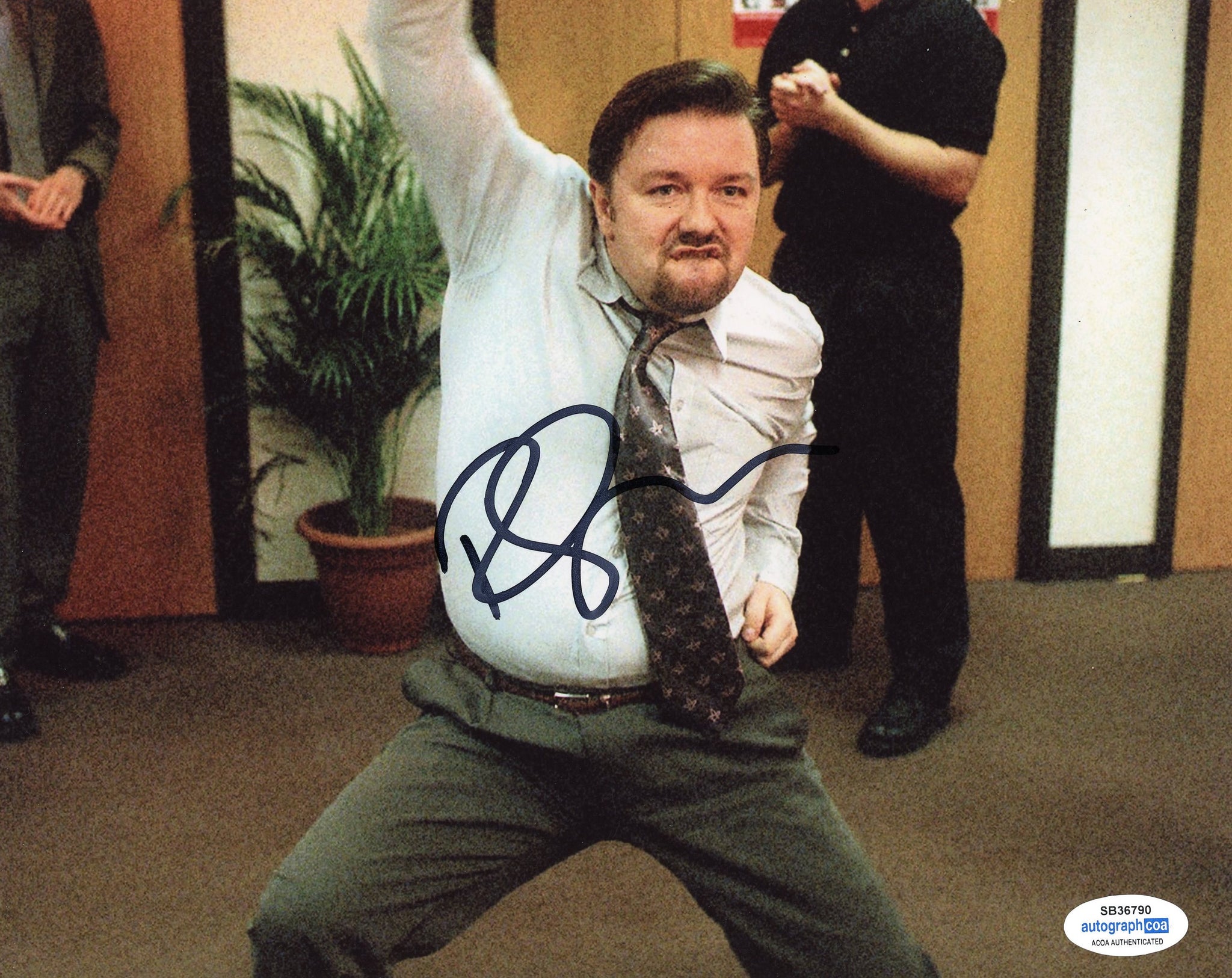 Ricky Gervais The Office Signed Autograph 8x10 Photo ACOA