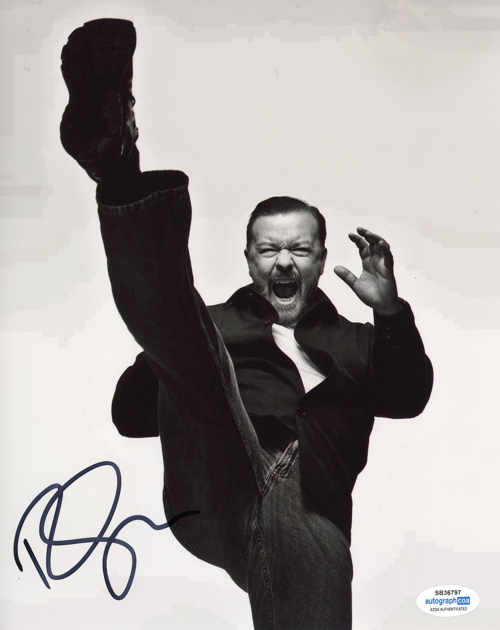 Ricky Gervais Signed Autograph 8x10 Photo ACOA