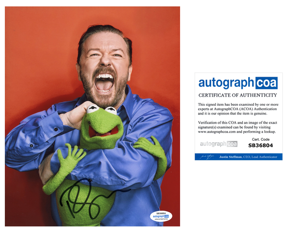 Ricky Gervais Signed Autograph 8x10 Photo ACOA