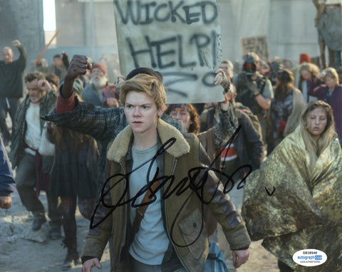 Thomas Brodie Sangster Maze Runner Signed Autograph 8x10 Photo ACOA