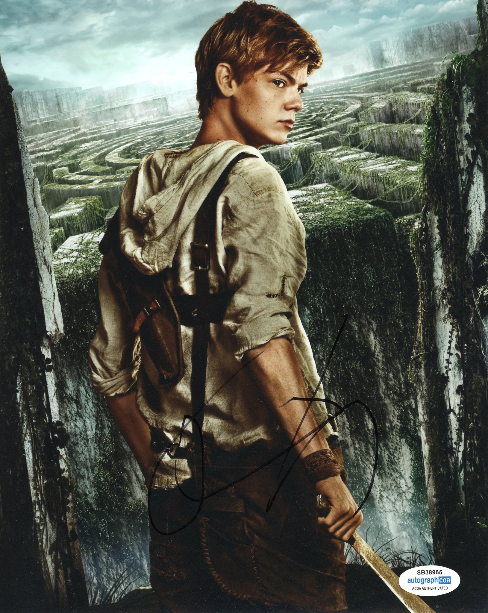 Thomas Brodie Sangster Maze Runner Signed Autograph 8x10 Photo ACOA