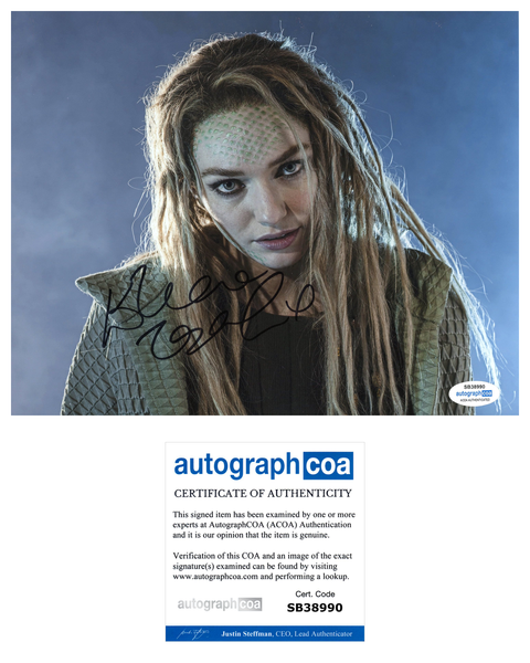 Eleanor Tomlinson Signed Autograph 8x10 Photo ACOA