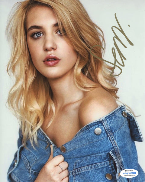 Sophie Nelisse Yellowjackets Signed Autograph 8x10 Photo ACOA