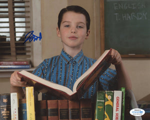 Iain Armitage Young Sheldon Signed Autograph 8x10 Photo ACOA