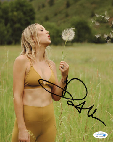 Kate Hudson Sexy Signed Autograph 8x10 Photo ACOA