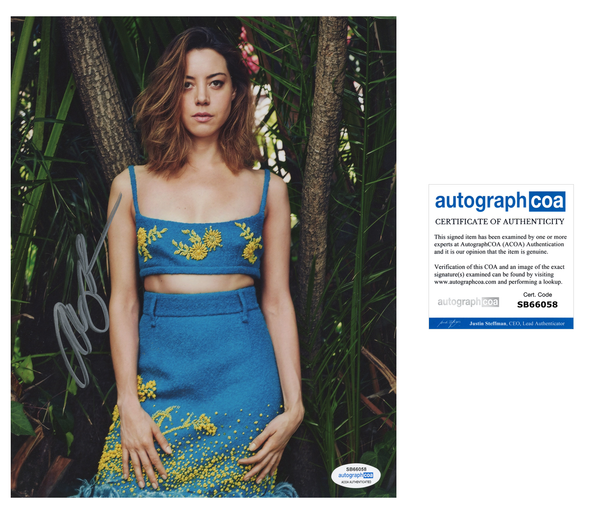 Aubrey Plaza Sexy Signed Autograph 8x10 Photo ACOA