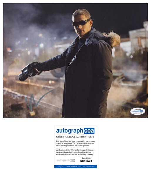 Wentworth Miller Legends of Tomorrow Signed Autograph 8x10 Photo ACOA