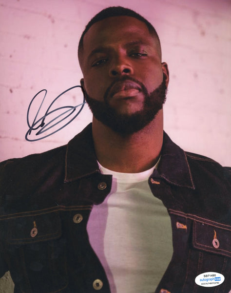 Winston Duke Black Panther Signed Autograph 8x10 Photo ACOA