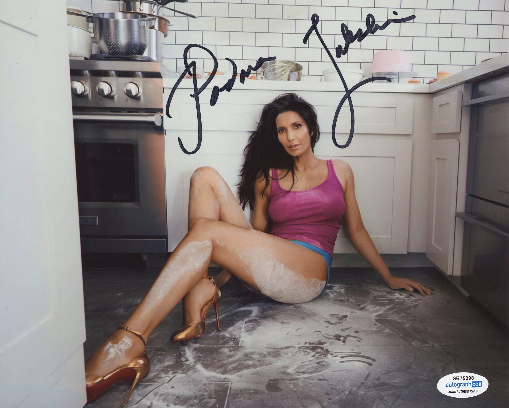 Padma Lakshmi Top Chef Sexy Signed Autograph 8x10 Photo ACOA