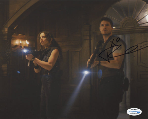 Robbie Amell Resident Evil Signed Autograph 8x10 Photo ACOA