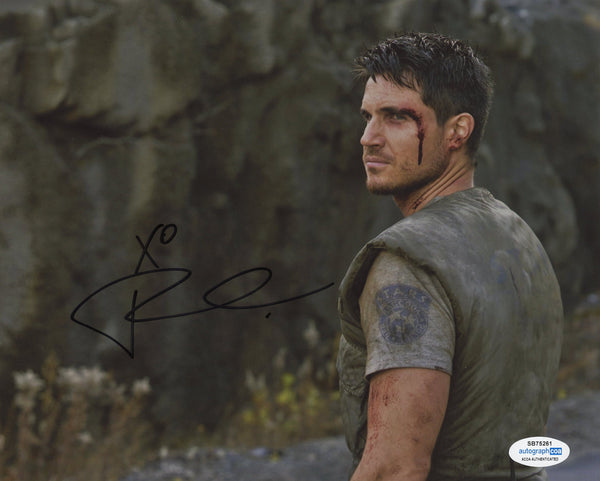 Robbie Amell Resident Evil Signed Autograph 8x10 Photo ACOA