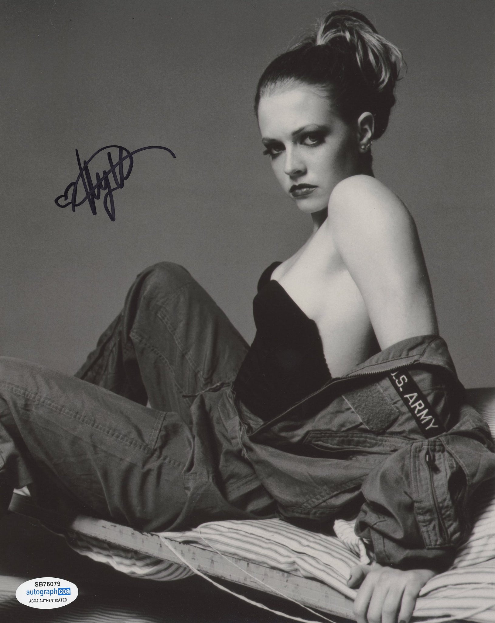 Melissa Joan Hart Sexy Signed Autograph 8x10 Photo ACOA