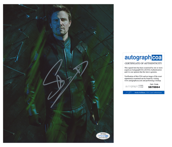 Stephen Amell Arrow Signed Autograph 8x10 photo ACOA