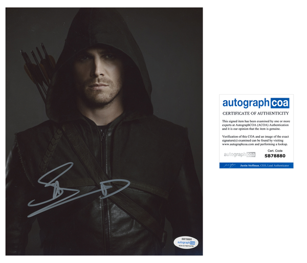 Stephen Amell Arrow Signed Autograph 8x10 photo ACOA