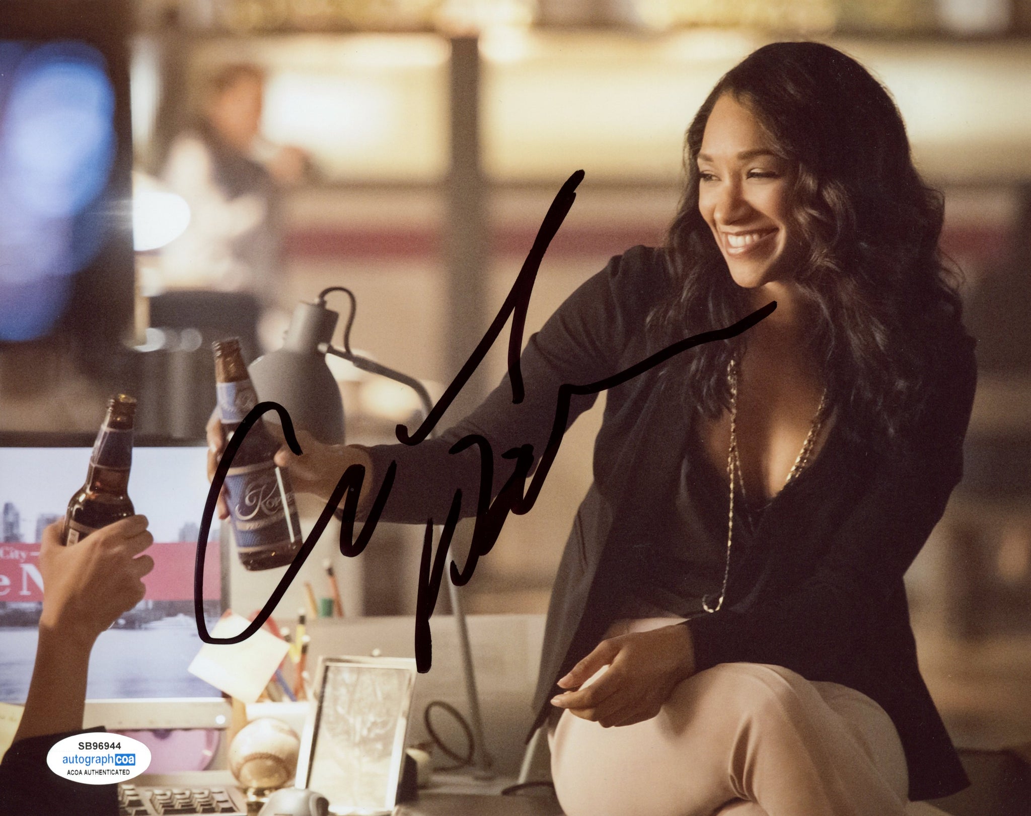 Candice Patton Flash Signed Autograph 8x10 Photo ACOA