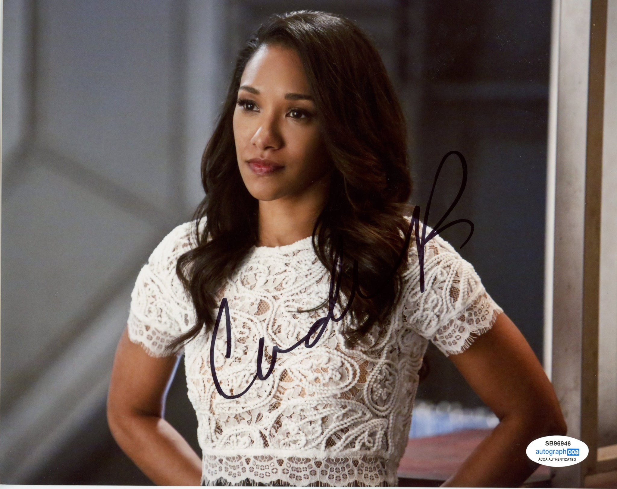 Candice Patton Flash Signed Autograph 8x10 Photo ACOA