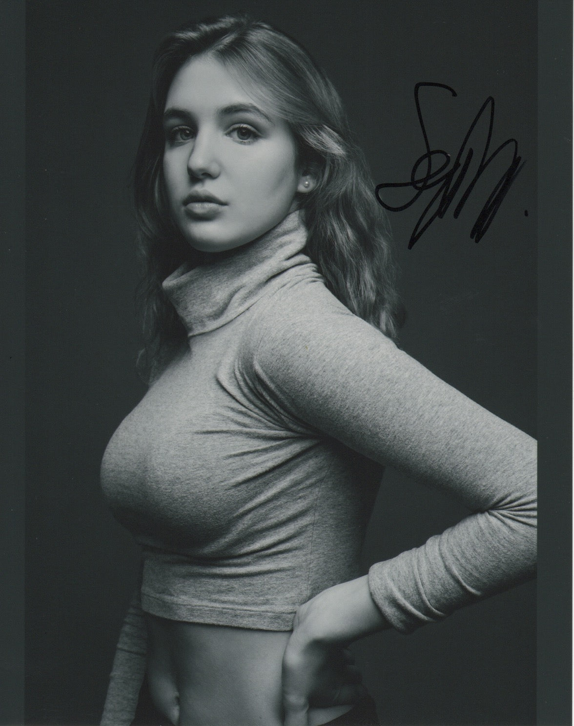 Sophie Nelisse Signed Autograph 8x10 Photo #4 - Outlaw Hobbies Authentic Autographs